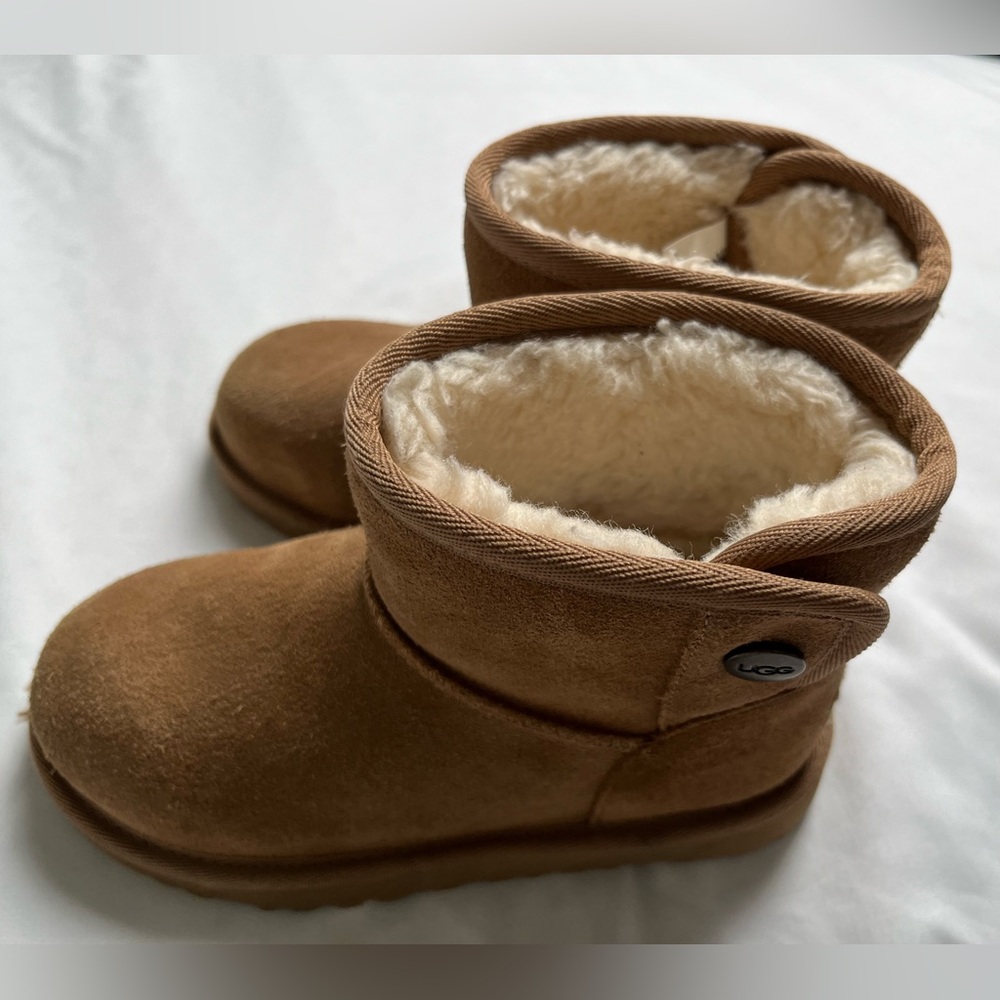 UGG Jona KIDS Suede Shearling SIZE 12